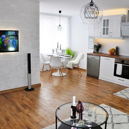 Lux Apartment Πάζαρτζικ Εξωτερικό φωτογραφία