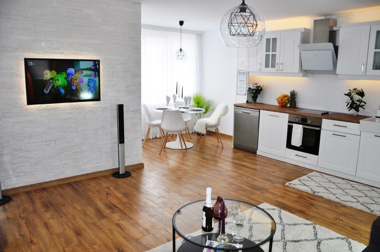 Lux Apartment Πάζαρτζικ Εξωτερικό φωτογραφία