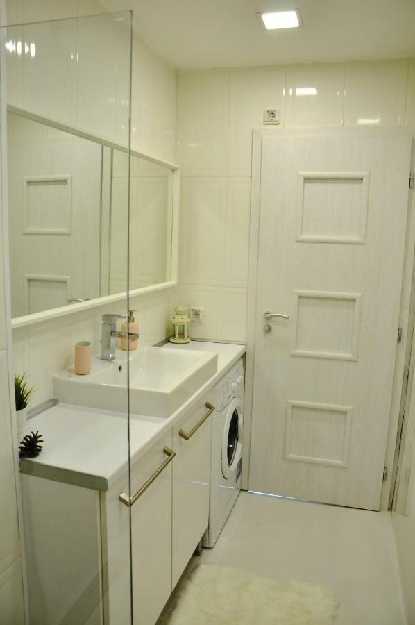 Lux Apartment Πάζαρτζικ Εξωτερικό φωτογραφία