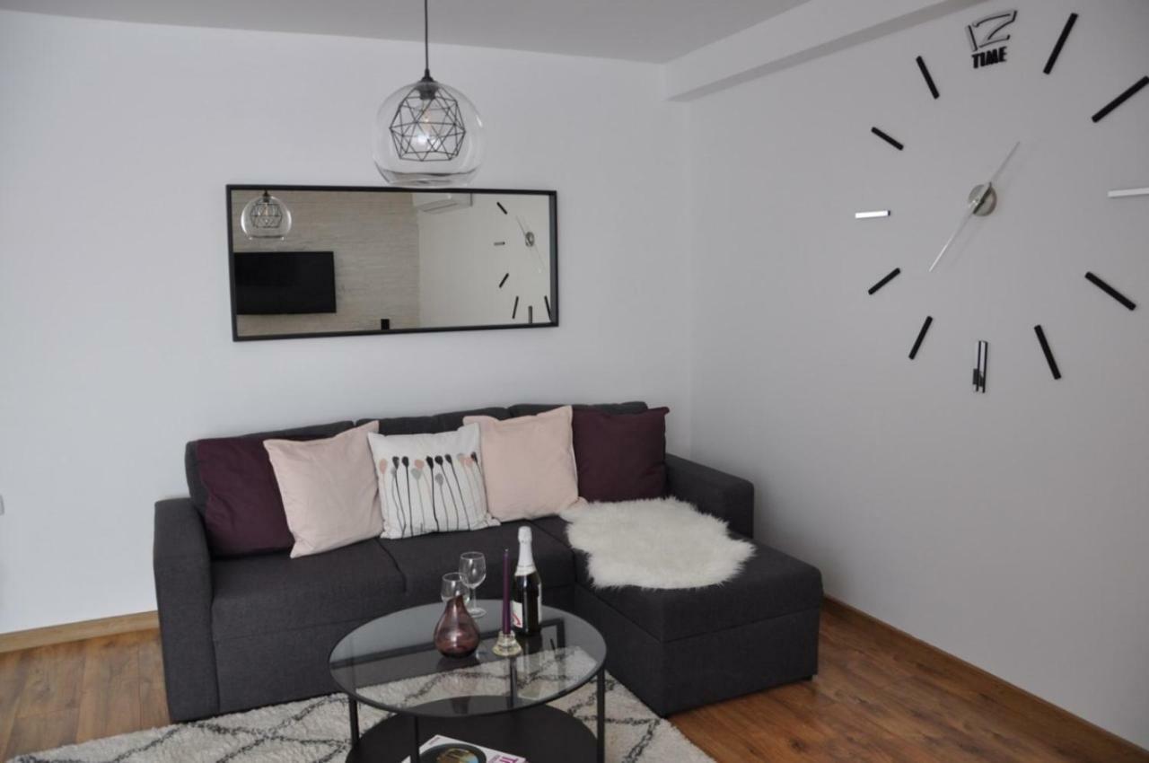 Lux Apartment Πάζαρτζικ Εξωτερικό φωτογραφία