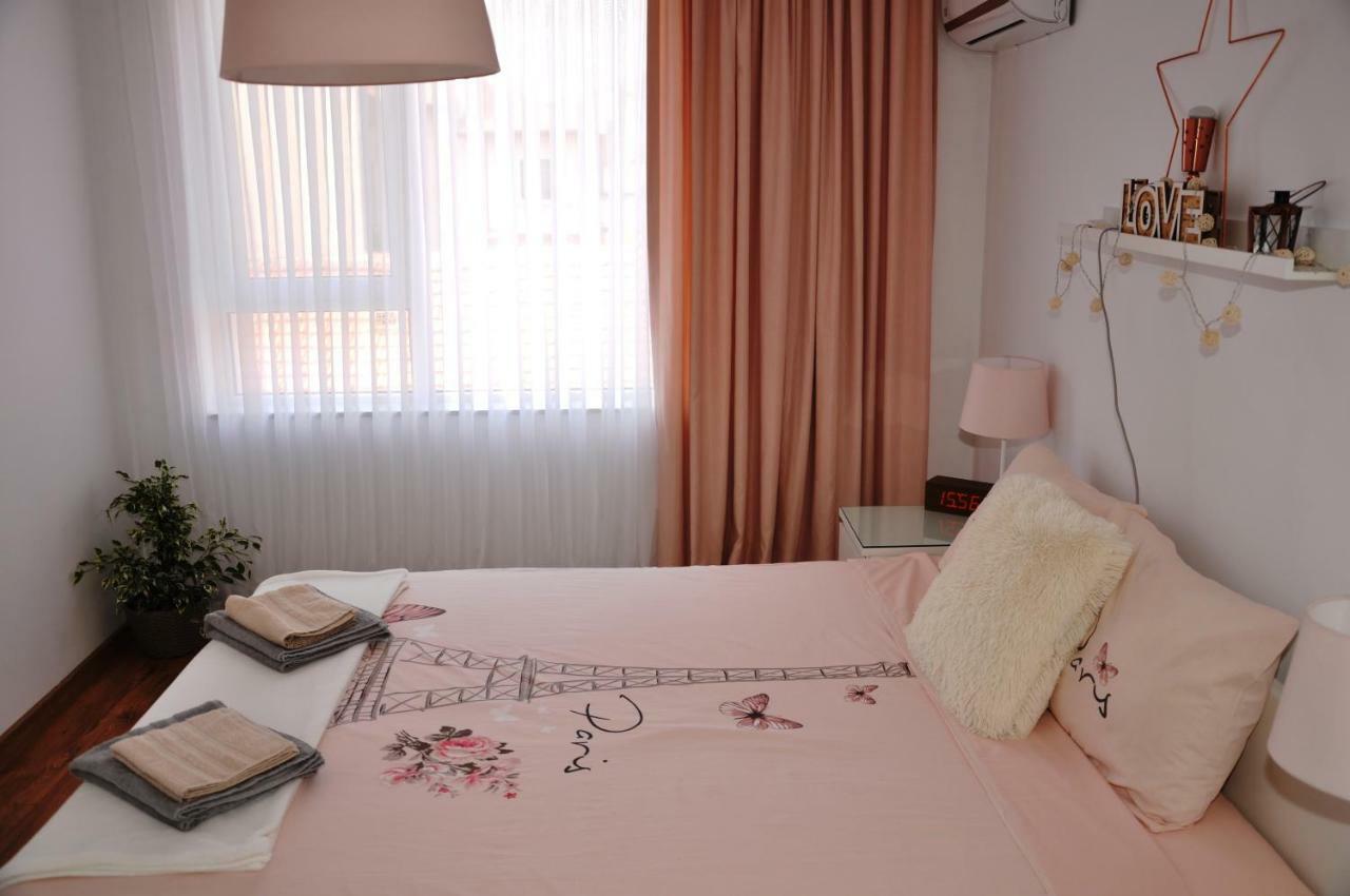 Lux Apartment Πάζαρτζικ Εξωτερικό φωτογραφία