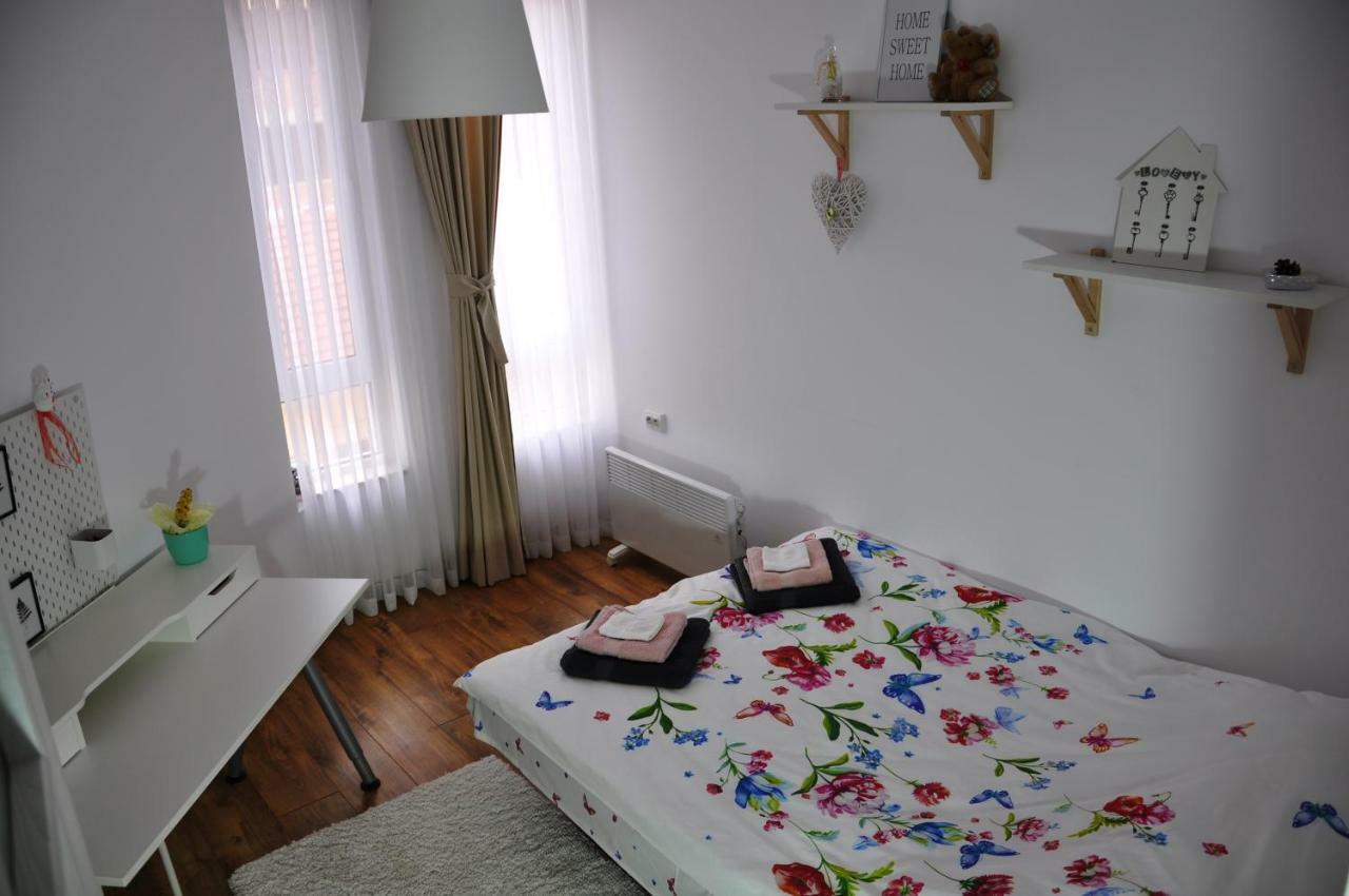 Lux Apartment Πάζαρτζικ Εξωτερικό φωτογραφία