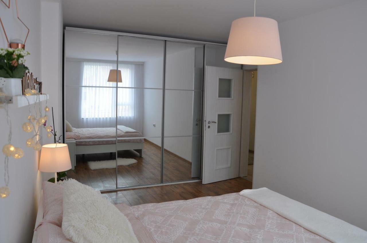 Lux Apartment Πάζαρτζικ Εξωτερικό φωτογραφία
